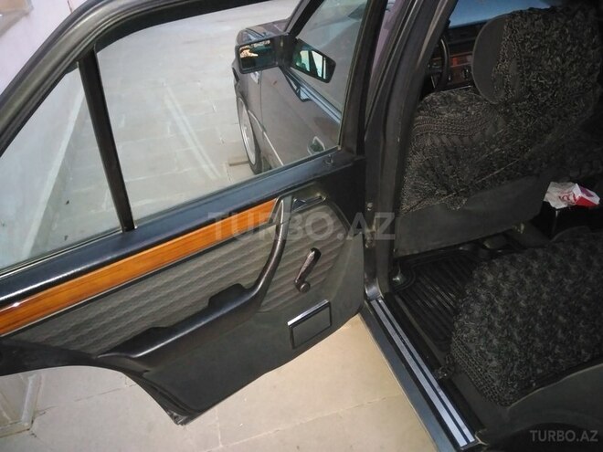 Mercedes E 230 1991, 289,000 km - 2.3 l - Qusar