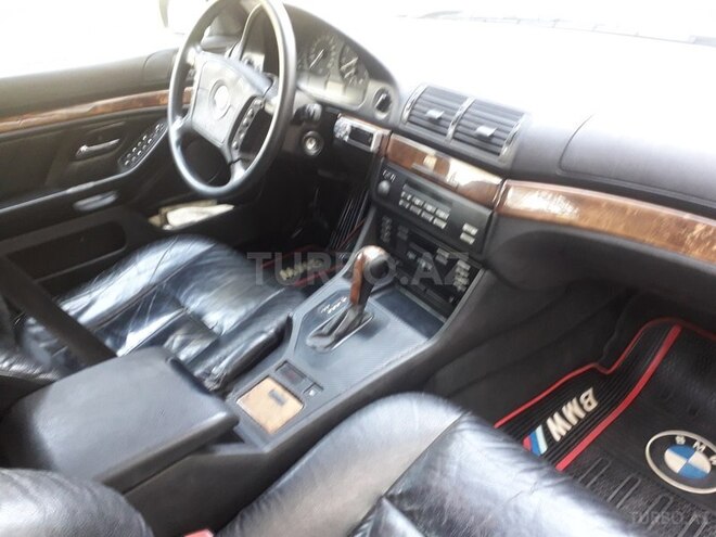 BMW 528 1998, 338,000 km - 2.8 l - Sumqayıt
