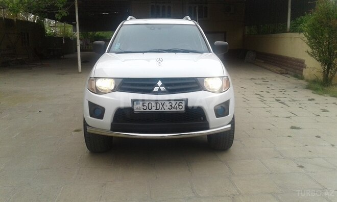 Mitsubishi L200 2011, 150,053 km - 2.5 л - Salyan