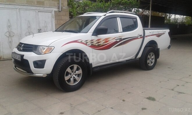 Mitsubishi L200 2011, 150,053 km - 2.5 л - Salyan