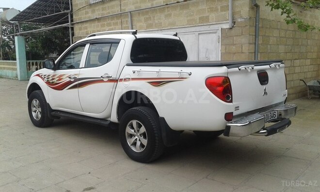Mitsubishi L200 2011, 150,053 km - 2.5 л - Salyan
