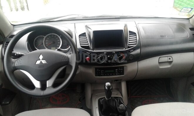 Mitsubishi L200 2011, 150,053 km - 2.5 л - Salyan