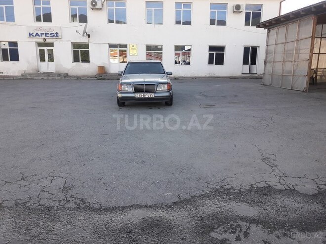 Mercedes E 250 1993, 396,000 km - 2.5 l - Şəki
