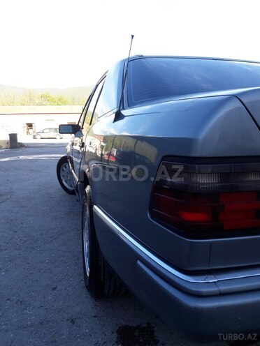 Mercedes E 250 1993, 396,000 km - 2.5 l - Şəki