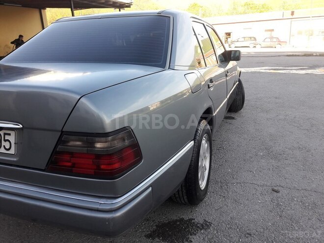 Mercedes E 250 1993, 396,000 km - 2.5 l - Şəki