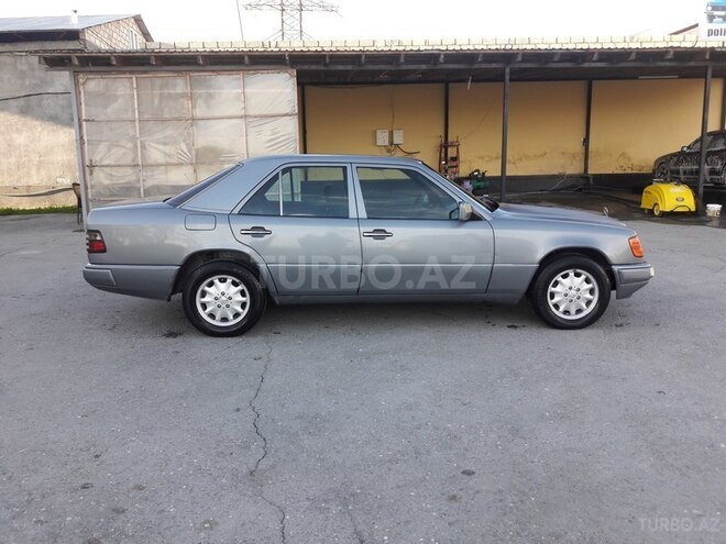 Mercedes E 250 1993, 396,000 km - 2.5 l - Şəki