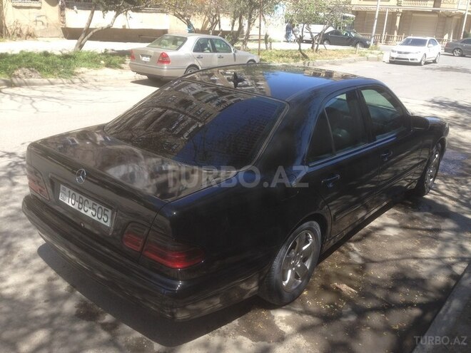Mercedes E 220 2002, 338,000 km - 2.2 l - Bakı
