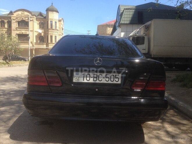Mercedes E 220 2002, 338,000 km - 2.2 l - Bakı