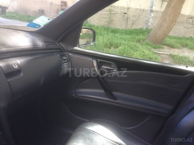 Mercedes E 220 2002, 338,000 km - 2.2 l - Bakı