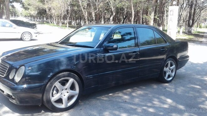 Mercedes E 220 2002, 315,216 km - 2.2 л - Sumqayıt
