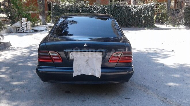 Mercedes E 220 2002, 315,216 km - 2.2 л - Sumqayıt