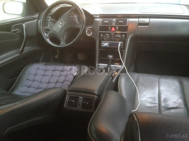 Mercedes E 220 2002, 338,000 km - 2.2 l - Bakı