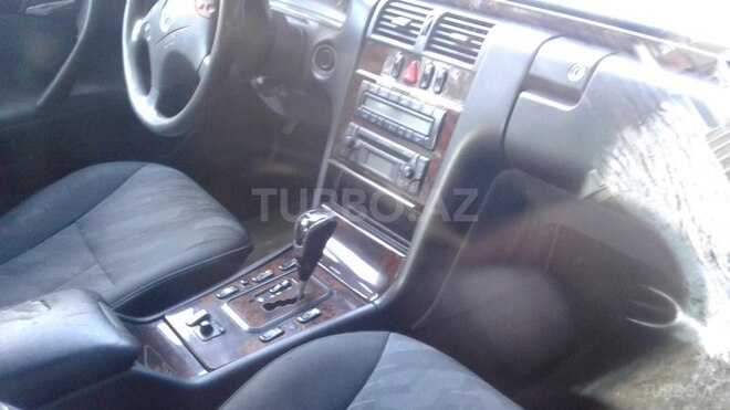 Mercedes E 220 2002, 315,216 km - 2.2 л - Sumqayıt