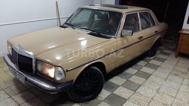 Mercedes E 200 1983, 4,000,000 km - 2.0 л - Bakı