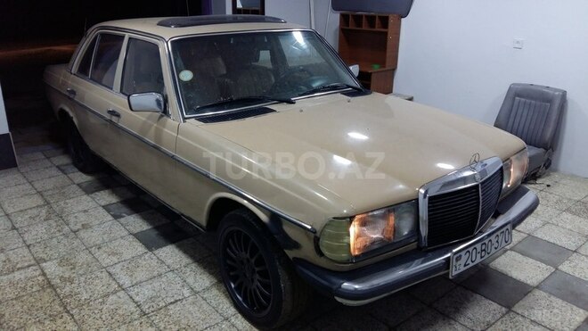 Mercedes E 200 1983, 4,000,000 km - 2.0 л - Bakı