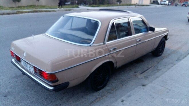Mercedes E 200 1983, 4,000,000 km - 2.0 л - Bakı