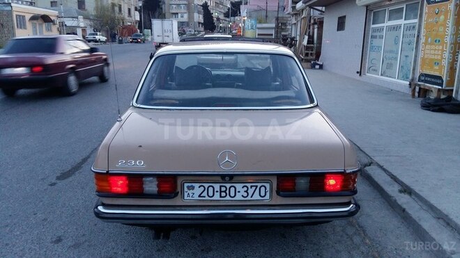 Mercedes E 200 1983, 4,000,000 km - 2.0 л - Bakı