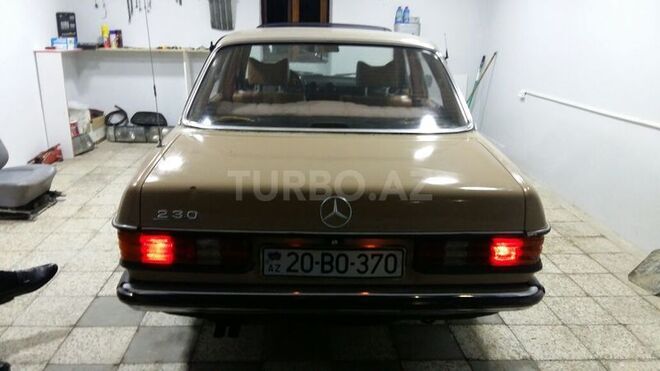 Mercedes E 200 1982, 2,222,222 km - 2.0 л - Bakı