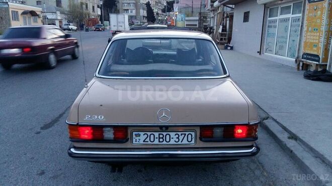 Mercedes E 200 1982, 2,222,222 km - 2.0 л - Bakı