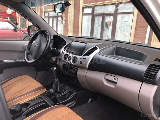Mitsubishi L200 2014, 90,000 km - 2.5 л - Bakı