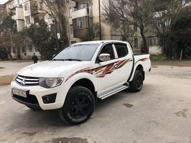 Mitsubishi L200 2014, 90,000 km - 2.5 л - Bakı