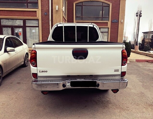 Mitsubishi L200 2014, 90,000 km - 2.5 л - Bakı