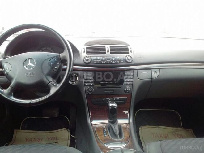Mercedes E 220 2003, 250,000 km - 2.2 l - Sumqayıt