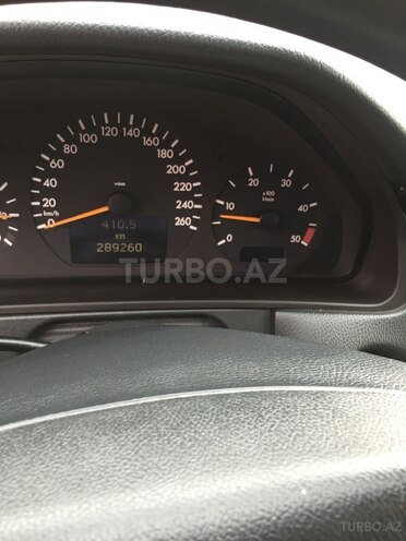 Mercedes E 220 2001, 288,900 km - 2.2 л - Sumqayıt