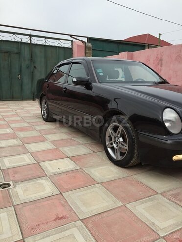 Mercedes E 220 2001, 288,900 km - 2.2 л - Sumqayıt