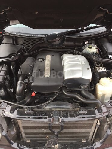 Mercedes E 220 2001, 288,900 km - 2.2 л - Sumqayıt