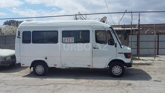 Mercedes 208 D 1994, 110,000 km - 0.2 l - Sumqayıt