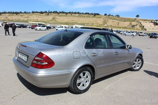 Mercedes E 220 2004, 517,000 km - 2.2 l - Bakı