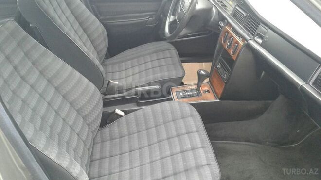 Mercedes 190 1992, 215,321 km - 2.0 л - Sumqayıt