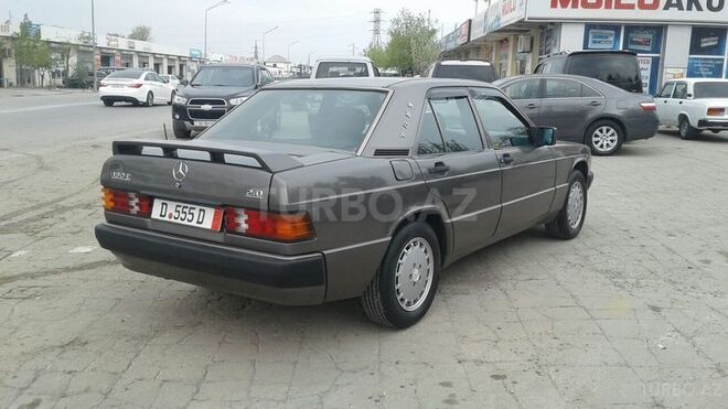 Mercedes 190 1992, 215,321 km - 2.0 л - Sumqayıt