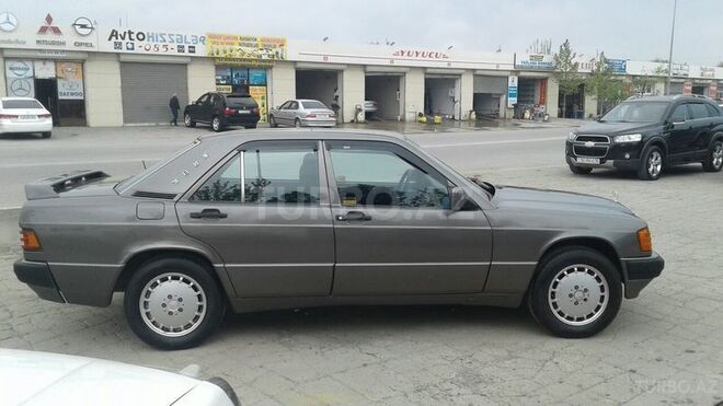 Mercedes 190 1992, 215,321 km - 2.0 л - Sumqayıt