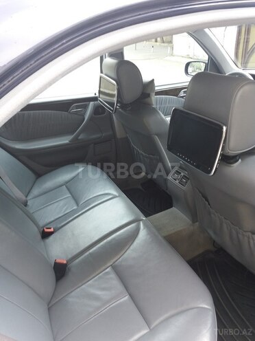Mercedes E 320 2001, 235,000 km - 3.2 l - Bakı