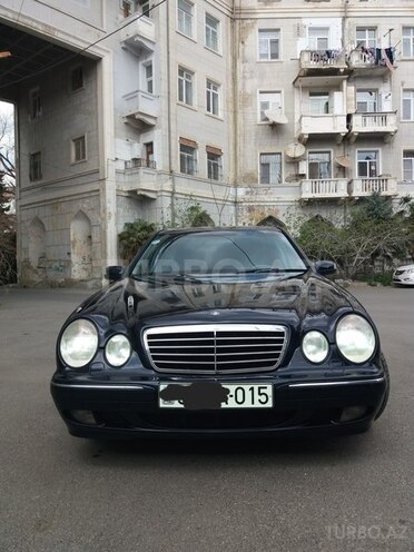 Mercedes E 320 2001, 235,000 km - 3.2 l - Bakı