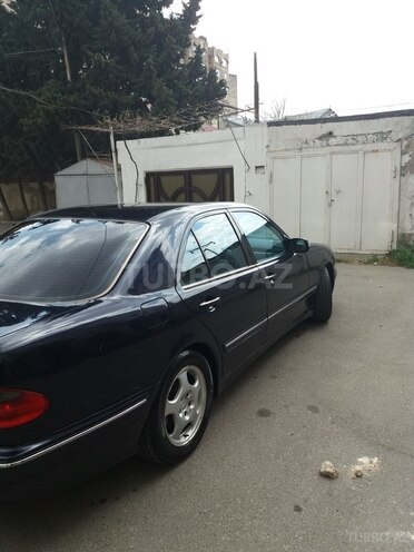 Mercedes E 320 2001, 235,000 km - 3.2 l - Bakı