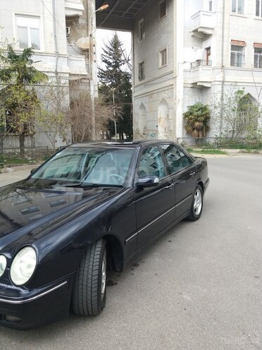 Mercedes E 320 2001, 235,000 km - 3.2 l - Bakı