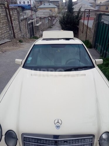 Mercedes E 220 1997, 318,000 km - 2.2 l - Bakı