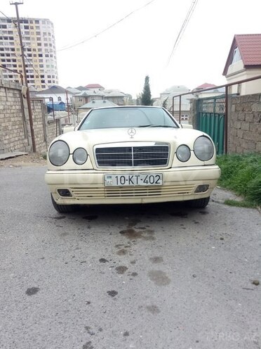 Mercedes E 220 1997, 318,000 km - 2.2 l - Bakı