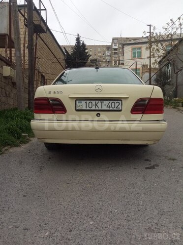 Mercedes E 220 1997, 318,000 km - 2.2 l - Bakı