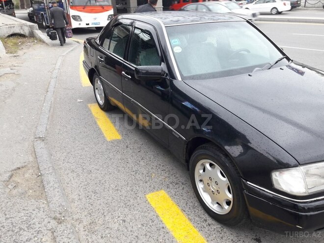 Mercedes C 220 1995, 245,000 km - 2.2 l - Bakı