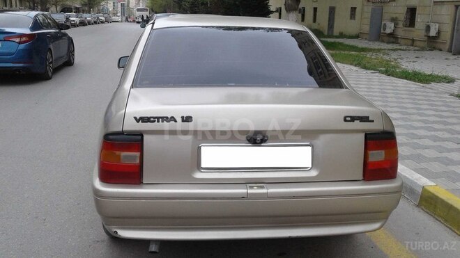 Opel Vectra 1989, 278,016 km - 1.8 l - Xırdalan