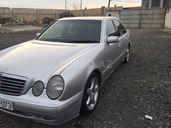 Mercedes E 240 2000, 258,000 km - 2.4 л - Bakı