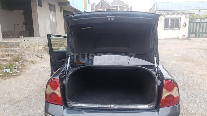 Volkswagen Passat 2002, 183,000 km - 1.8 l - Bakı