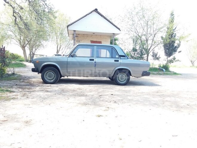 LADA (VAZ) 2107 2011, 79,500 km - 1.6 л - Salyan