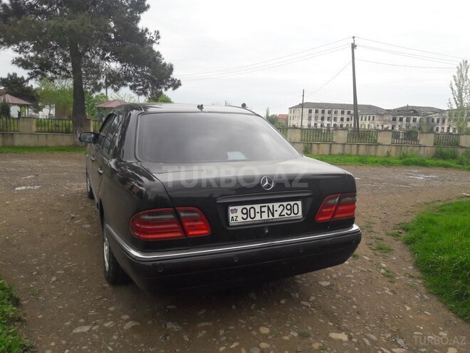 Mercedes E 240 1998, 250,000 km - 2.4 l - Masallı
