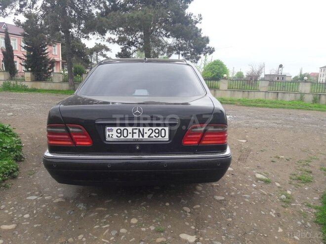 Mercedes E 240 1998, 250,000 km - 2.4 l - Masallı