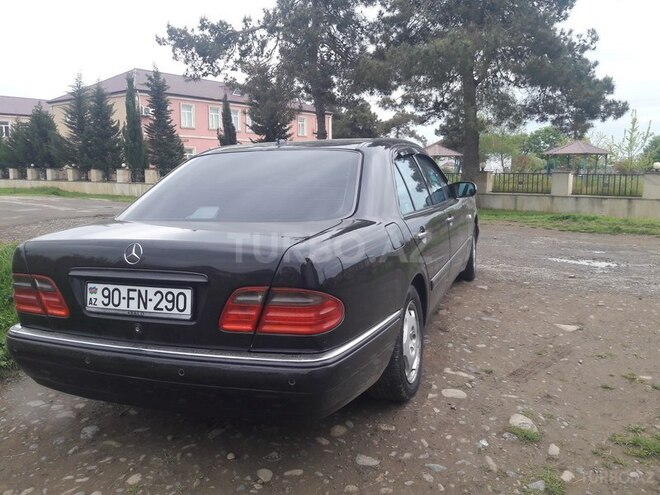 Mercedes E 240 1998, 250,000 km - 2.4 l - Masallı